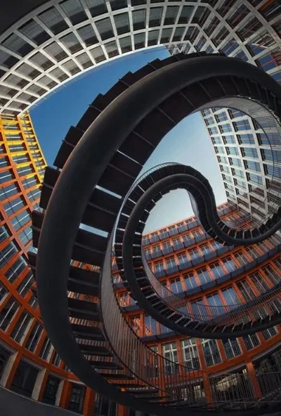 旋转城市建筑指南：不同类型建筑的旋转方法与注意事项